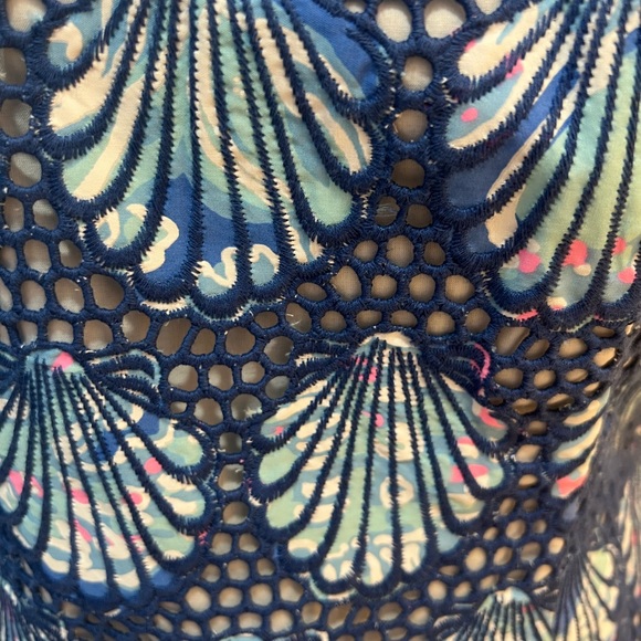 Lily Pulitzer dress, NWT size 6, scalloped hem, gold shell pull zipper. Lined - Picture 3 of 10